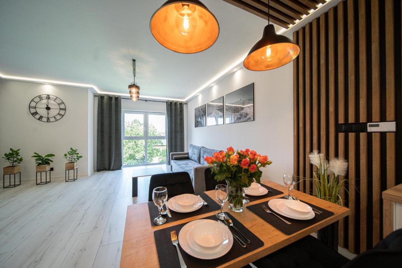 Apartament Duzy Staw Apartment เยเลเนียกูรา ภายนอก รูปภาพ