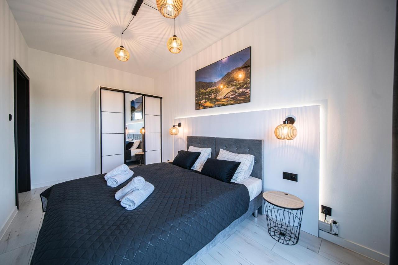 Apartament Duzy Staw Apartment เยเลเนียกูรา ภายนอก รูปภาพ