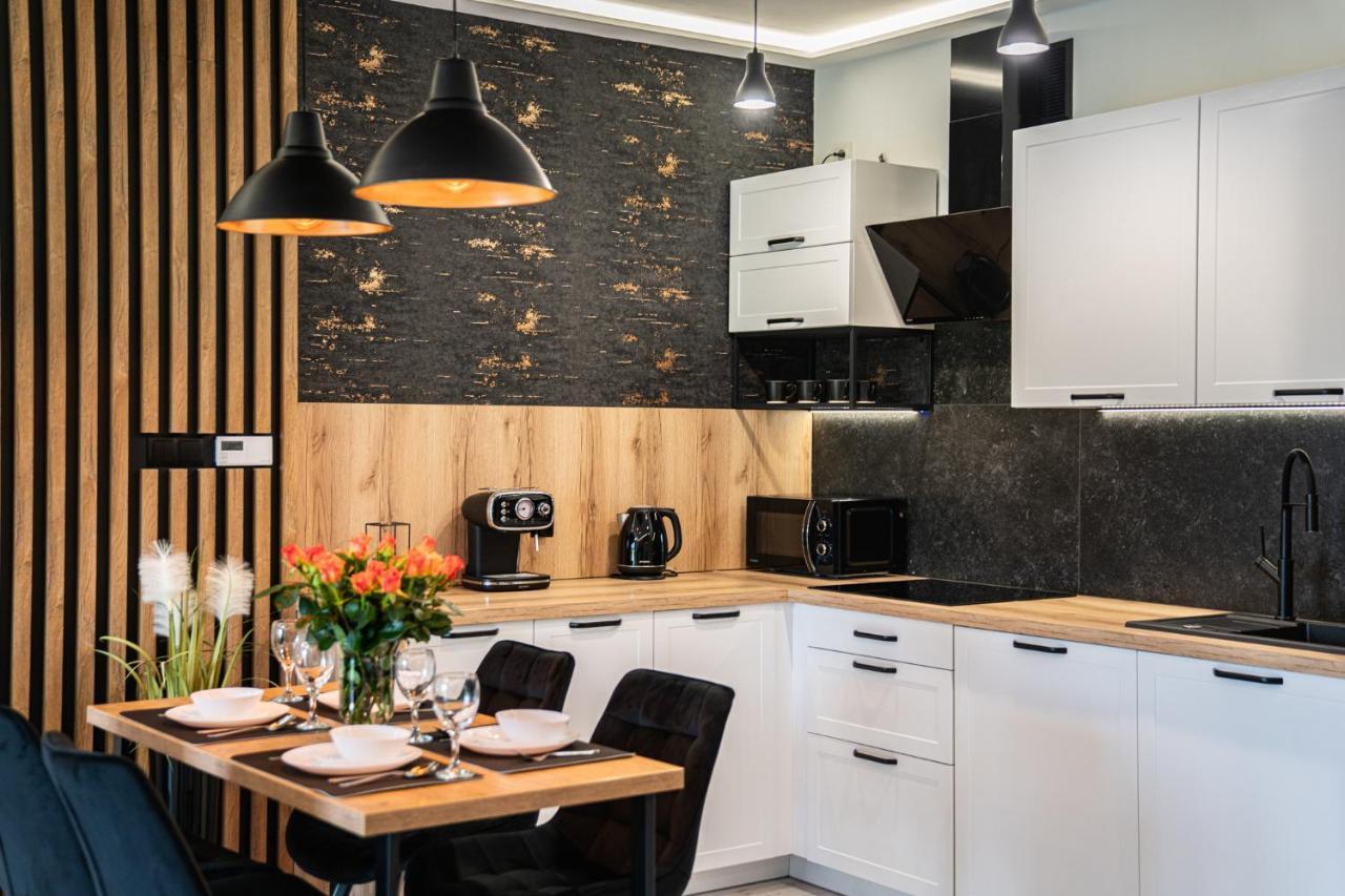 Apartament Duzy Staw Apartment เยเลเนียกูรา ภายนอก รูปภาพ