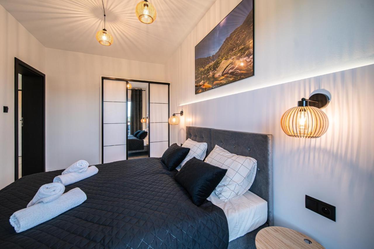 Apartament Duzy Staw Apartment เยเลเนียกูรา ภายนอก รูปภาพ